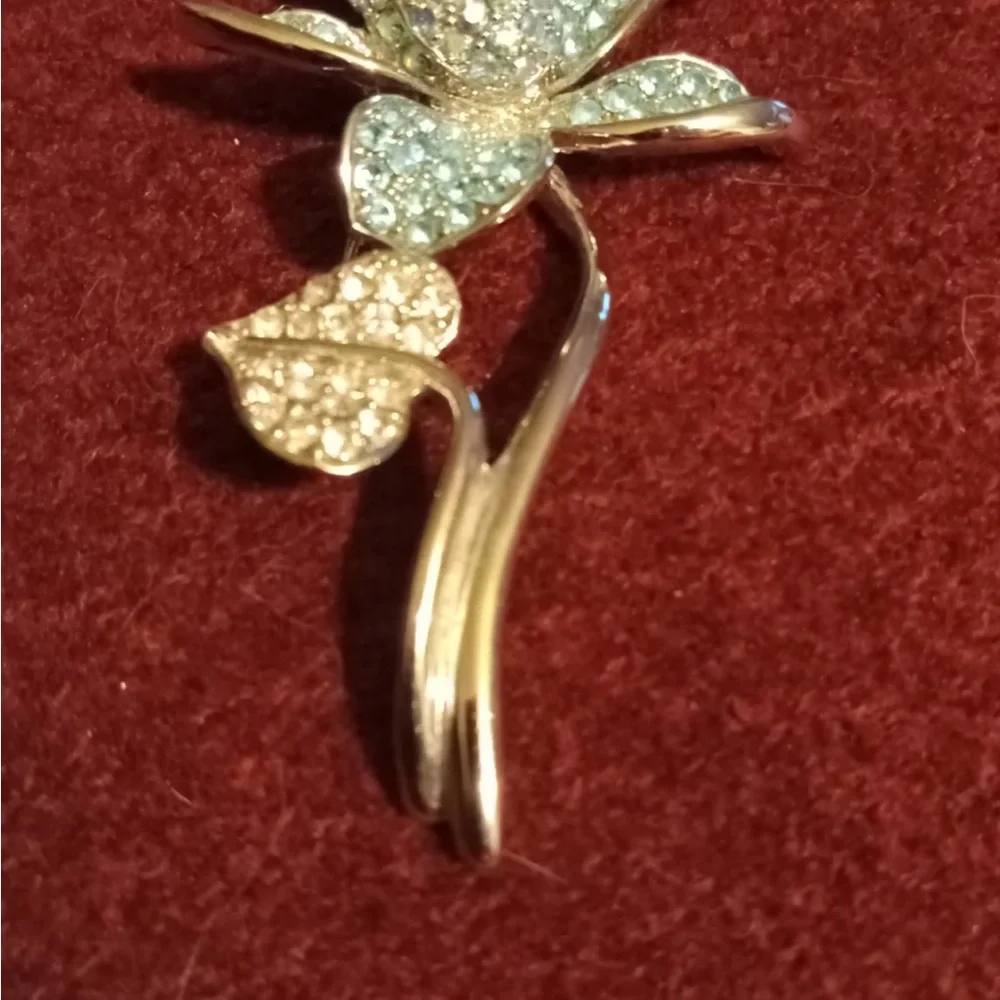 Beautiful Vintage Brooch